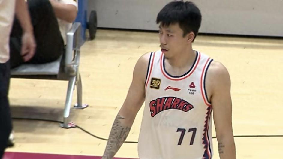 胡金秋缺阵广厦险胜上海，张镇麟首秀低迷难救主