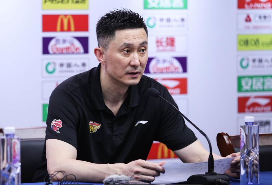 广东队引援李慕豪补强内线，杜锋或面临追加处罚