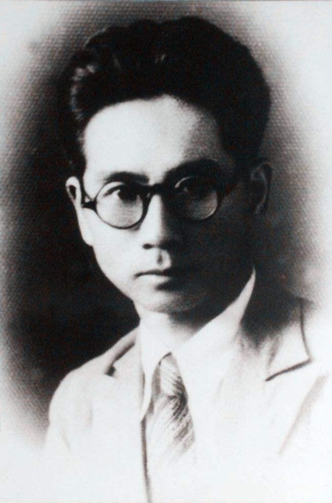 1952年周恩来侄女报考师范，毛泽东提议李敏李讷同行