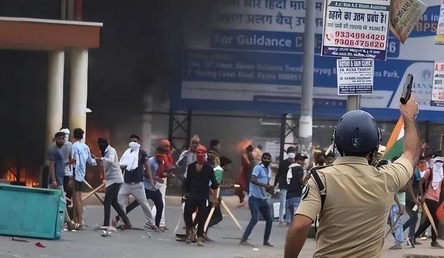 中印争议地区拉达克动荡升级，居民要求自治引发冲突