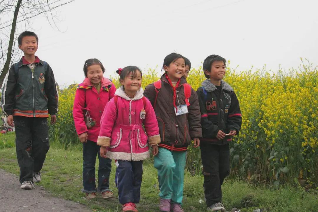 留守儿童问题看似解决，返乡潮背后更严峻的挑战浮现