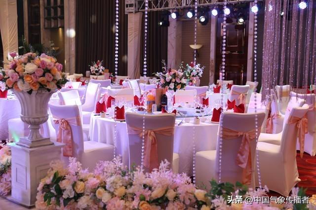 双节消费新趋势：婚宴遇冷、茅台降价、螃蟹价格腰斩，年轻人消费观转变