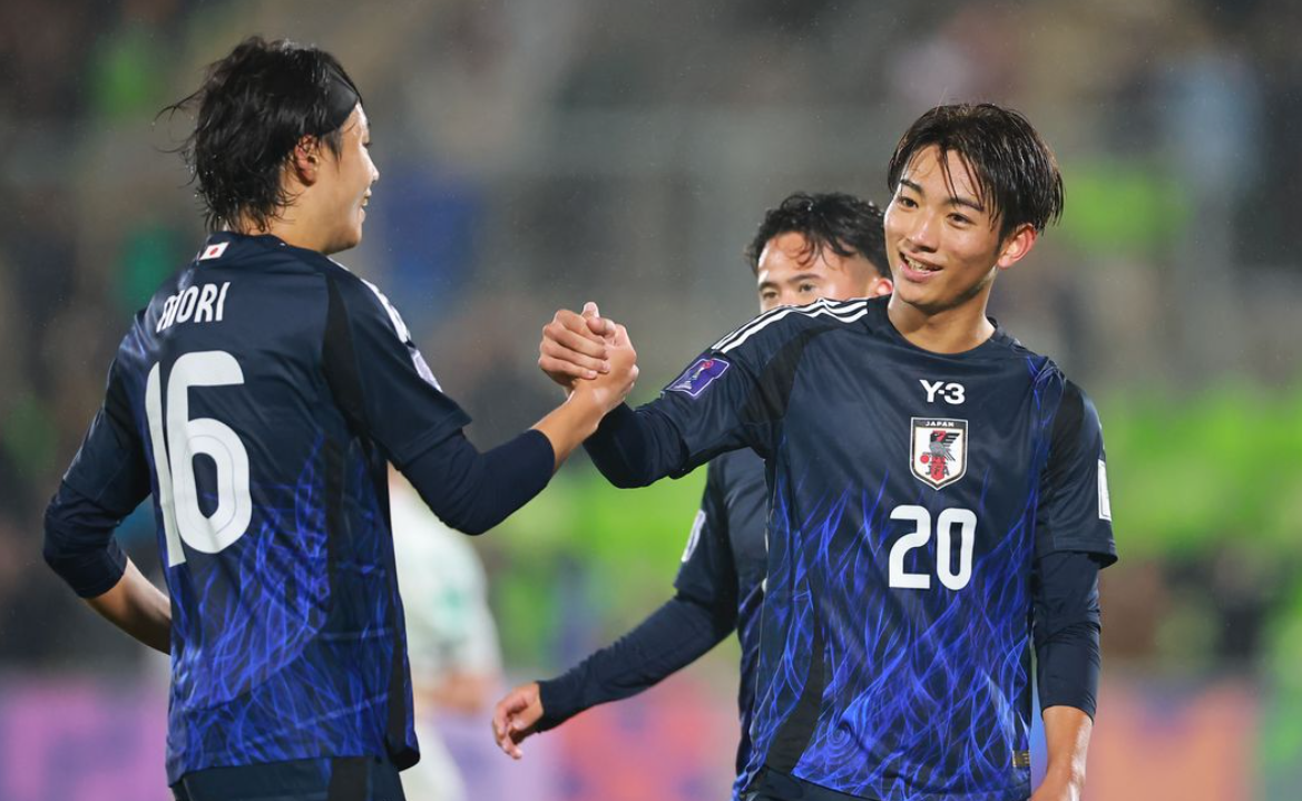 世青赛亚洲双雄闪耀：日本三连胜头名出线，韩国生死战逆转