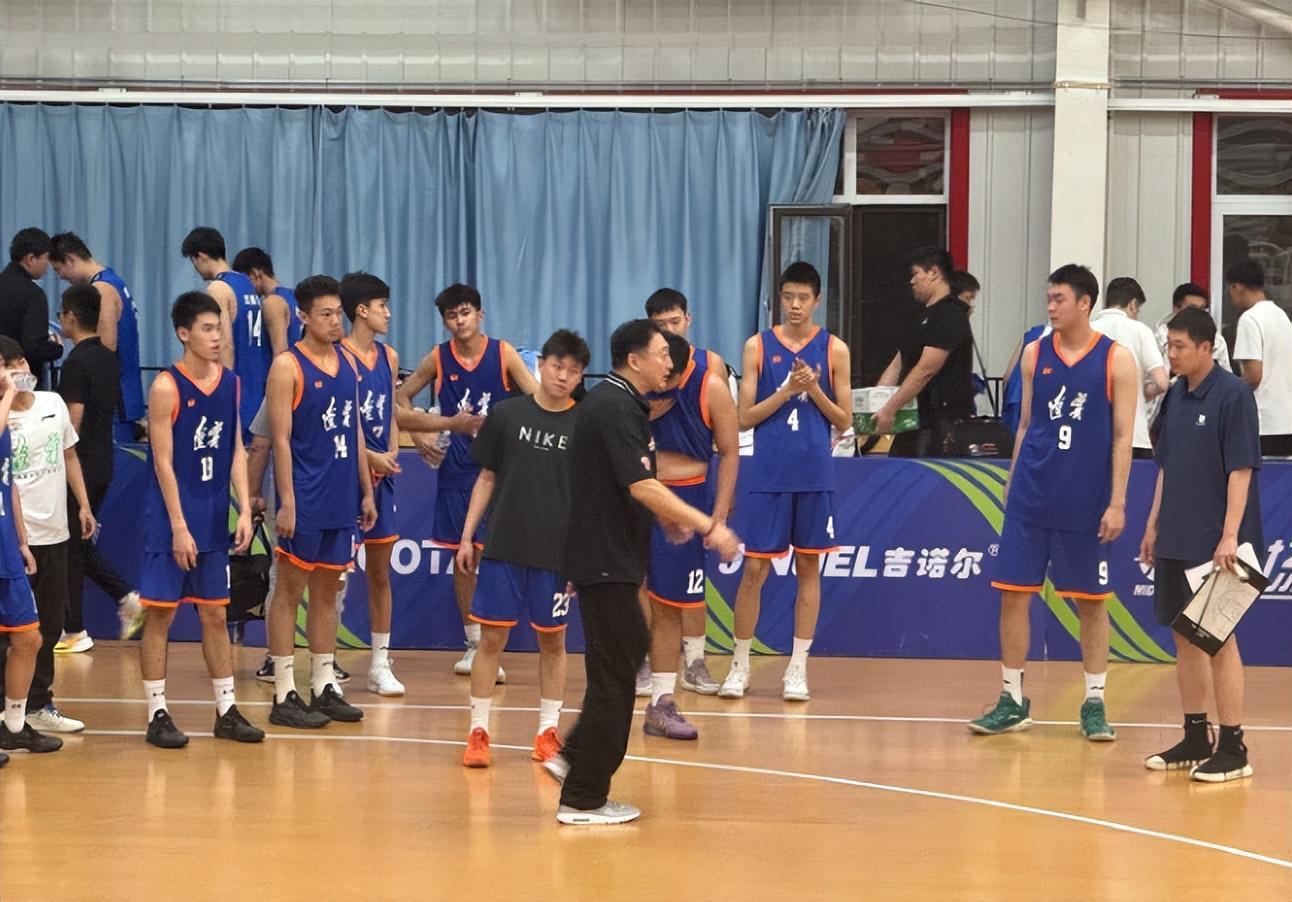 2.11米228斤！辽篮17岁新星于善元登场受限，场均19分钟高效19+10
