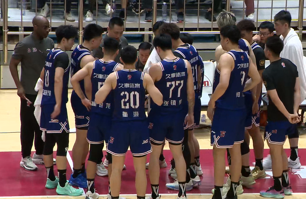 上海队引援张镇麟表现低迷 球迷质疑：能否重振旗鼓？