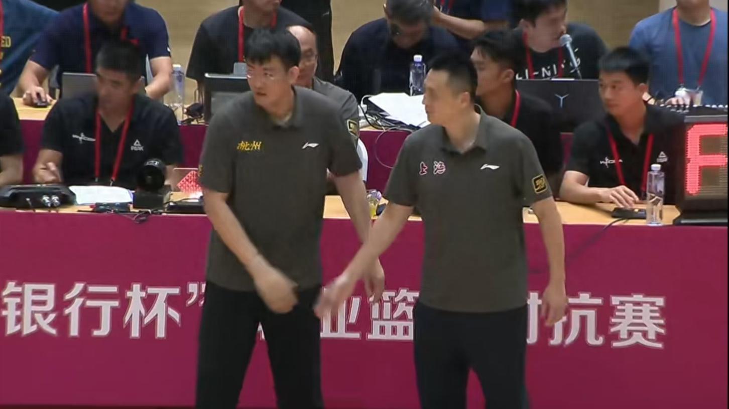 广厦五新秀力克上海男篮，张镇麟低迷引球迷热议