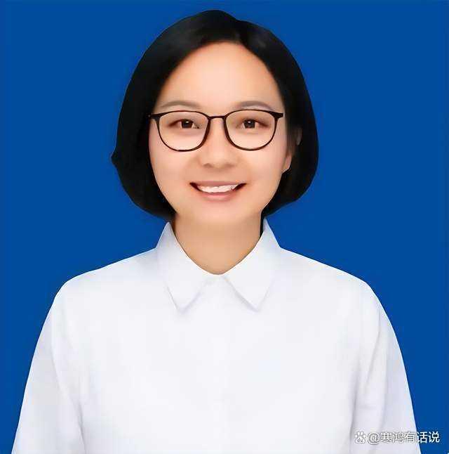 安徽大学43岁女教授胡大乔课堂突发脑溢血离世