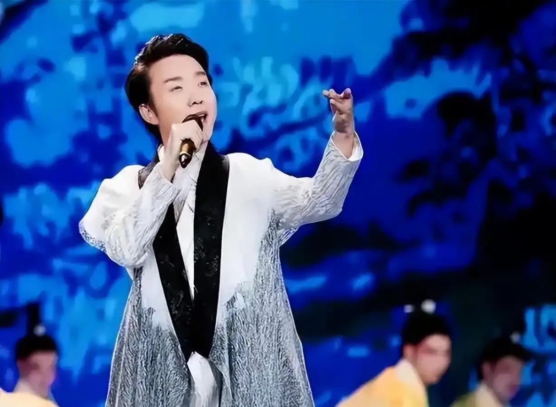 李玉刚跌落神坛：梅葆玖‘永不原谅’背后的真相