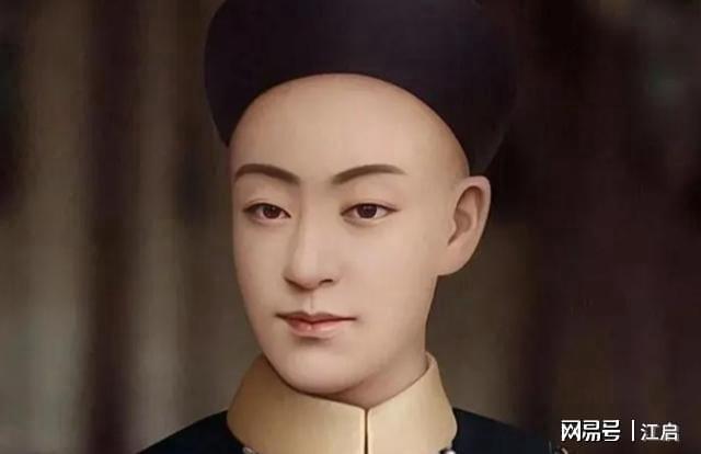 清朝一穷状元，殿试时在考卷上写8字，皇帝看后落泪：状元就他了