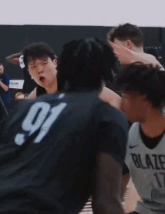 杨瀚森NBA征程：突破比卢普斯防线成关键