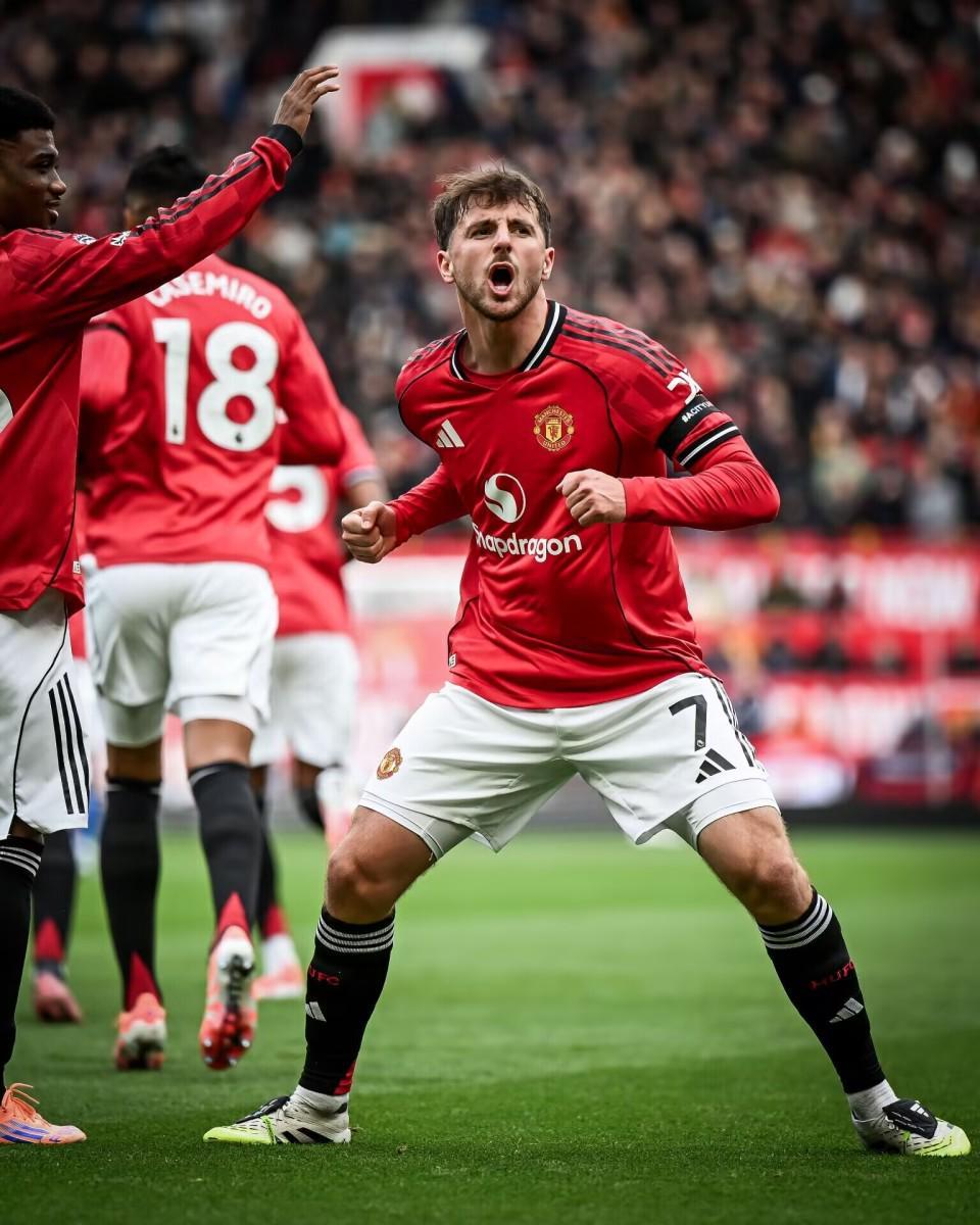 英超曼联2-0胜桑德兰：芒特首球谢什科连场破门，阿莫林帅位暂稳