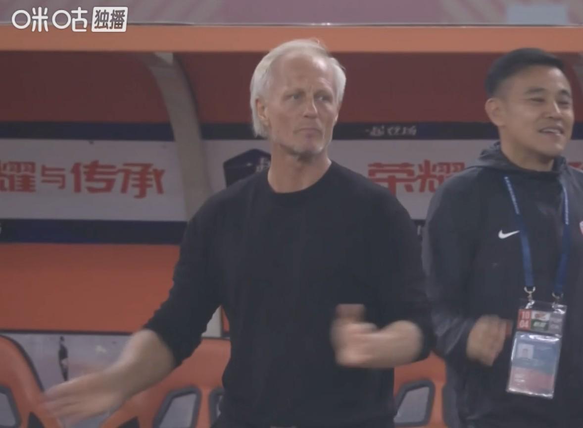 安德森盛赞云南玉昆：防反出色，球队表现值得骄傲