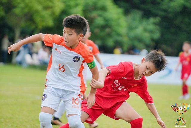 “天府未来杯”青少年足球赛落幕 绿茵新星闪耀未来
