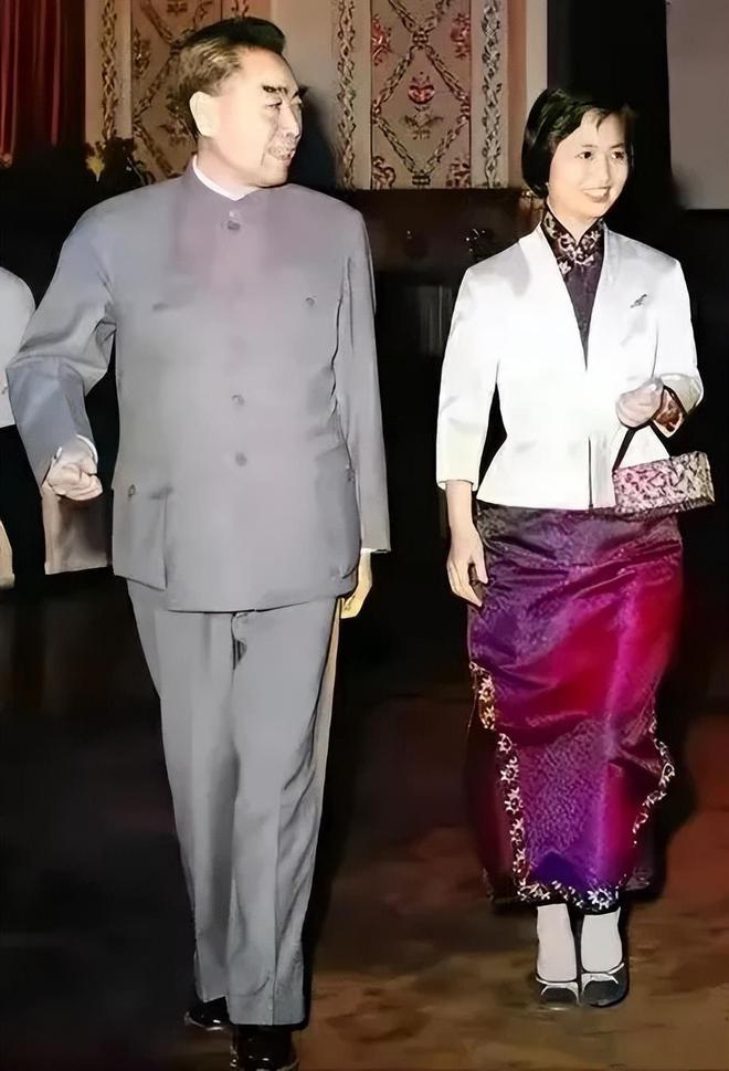 陈毅夫人张茜1963年惊艳合影：柔美与智慧并存的传奇女性