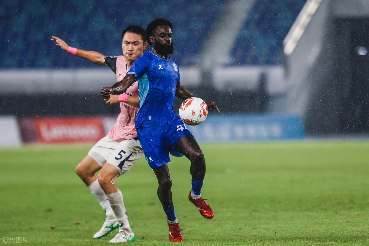 中甲爆冷！联赛第14佛山南狮2-0完胜第5大连鲲城，20岁新星惊艳世界波