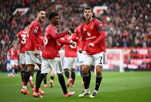 曼联2-0胜桑德兰：换门将首秀零封，阿莫林半场好球续命