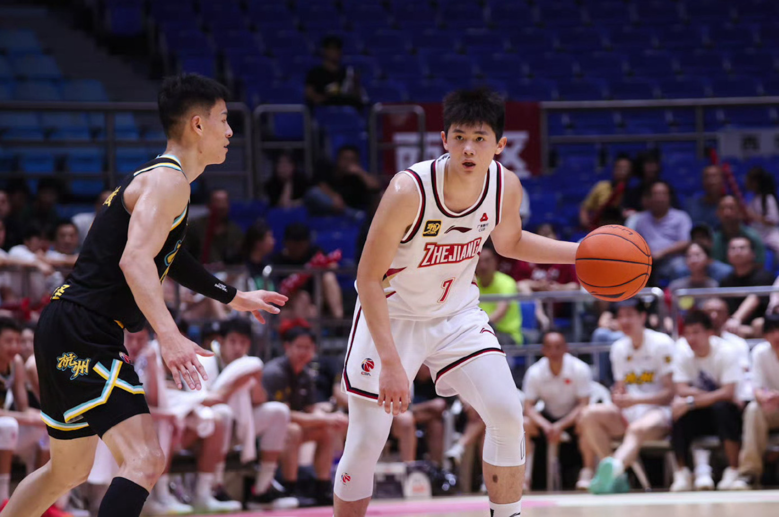 李悦洲成CBA热身赛亮点！全能数据展现潜力，两大短板待补强