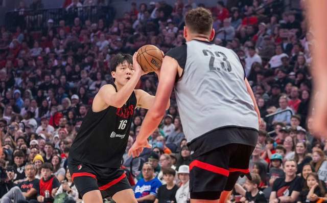 杨瀚森NBA对抗赛惊艳全场：梦幻脚步完胜2米18中锋，潜力无限