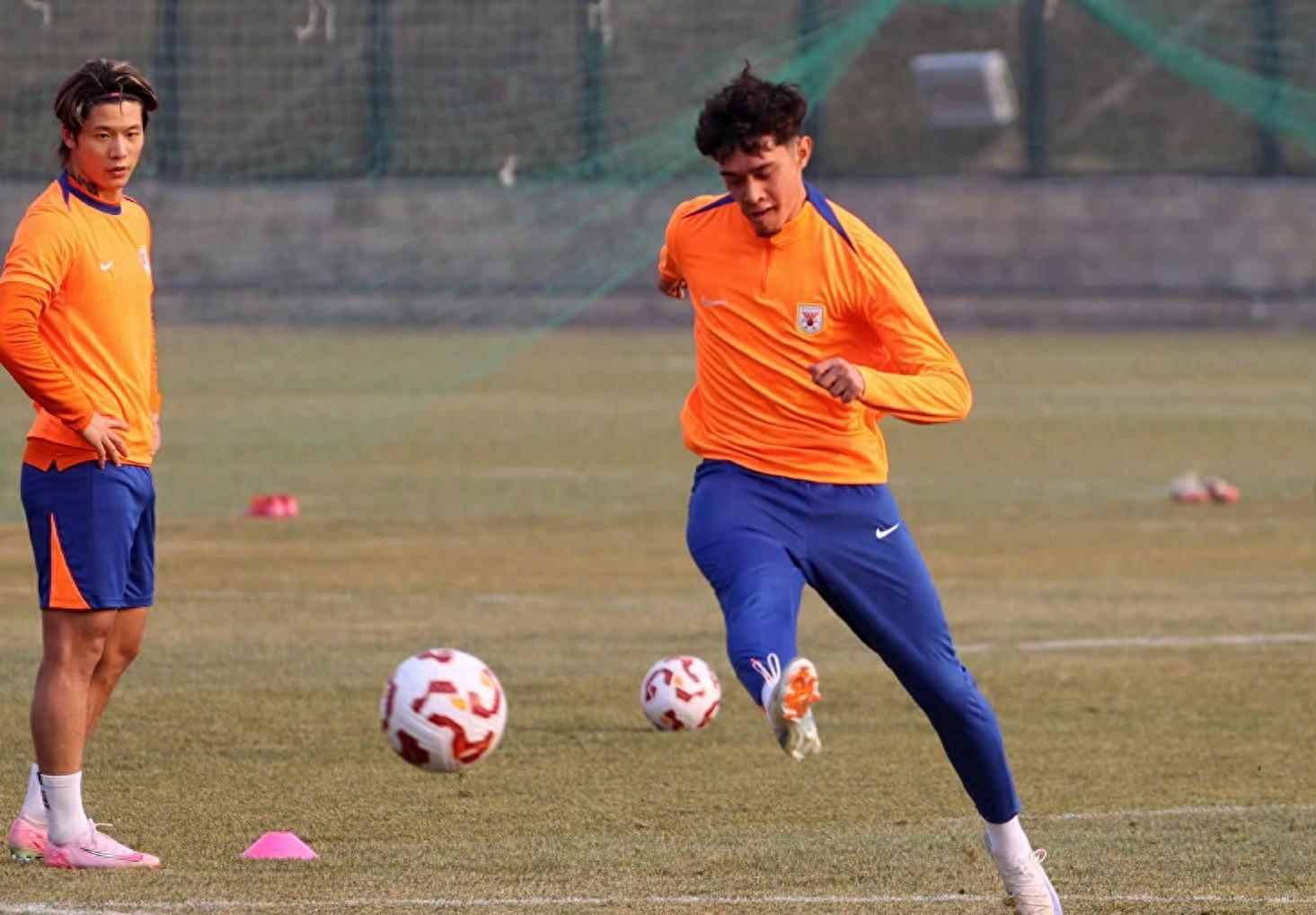 泰山1-1玉昆：香港新星李小恒双响，赛后表态获赞超谢文能