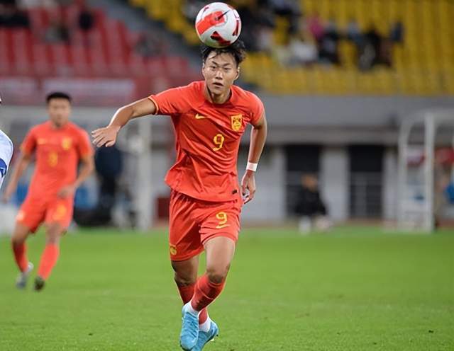 20岁中锋杜月徵西协甲15场3球：留洋新星或接班张玉宁