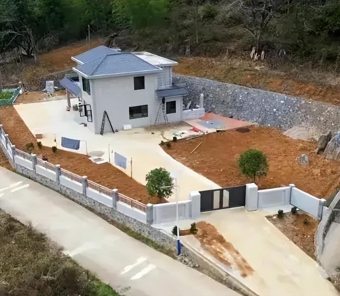 农村盖房：甜蜜梦想还是沉重负担？深度解析农村建房困境