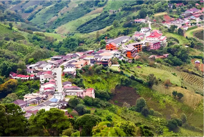 被抛弃的3000残军，留6万后代在邻国建起繁华小镇：毕生怀念中国