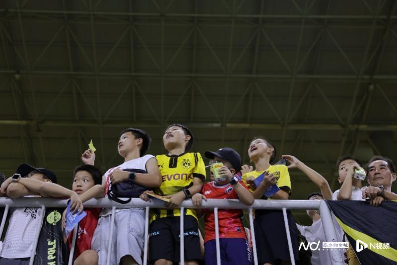 广州豹赛后谢场