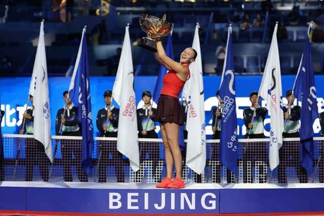 阿尼西莫娃2025中网女单夺冠，世界排名升至第三