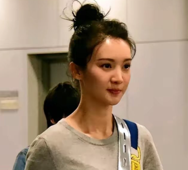 歪嘴女海王情感传闻与天仙姐干妈恋情疑云，娱乐圈情感动态解析