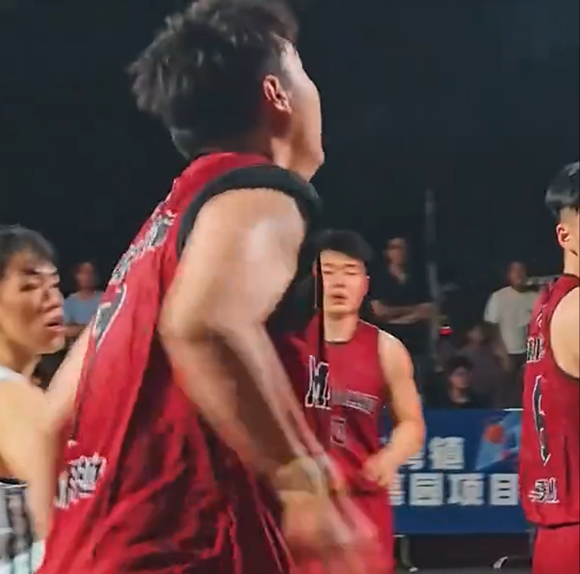 张明池转型野球场！离开广东后展现快乐篮球新姿态
