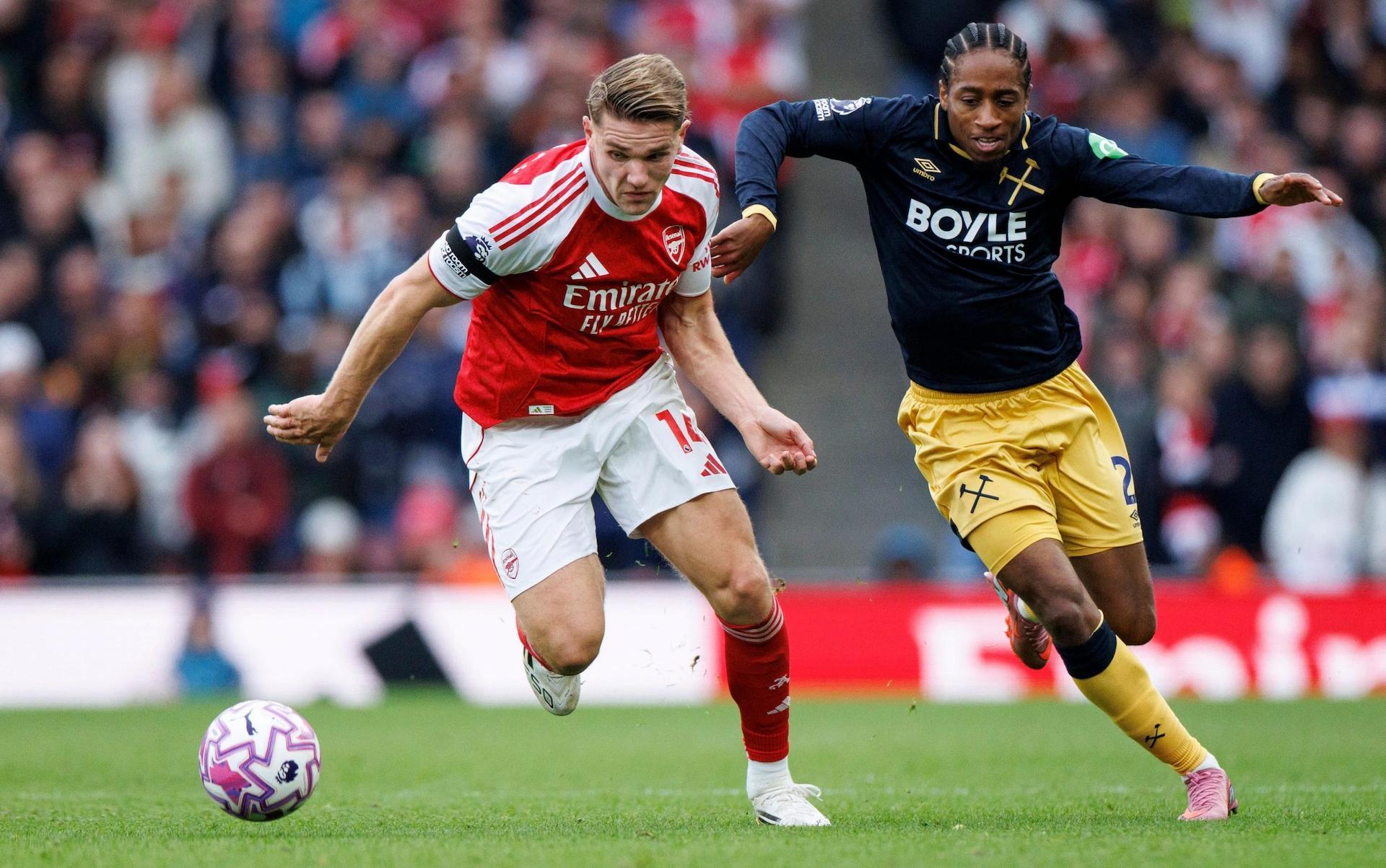 电讯报深度分析：哲凯赖什英超数据下滑，表现未达预期？