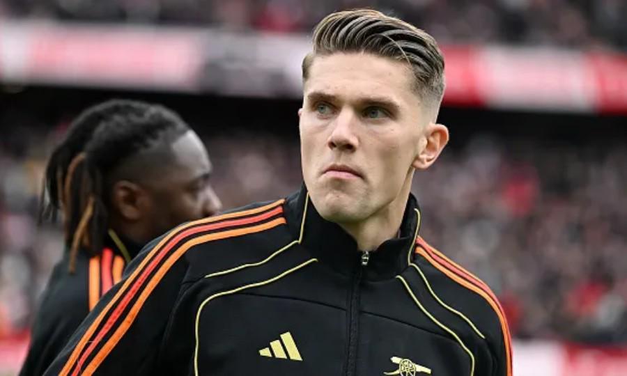 莱因克尔预测：哲凯赖什即将打破进球荒，英超争冠战激烈