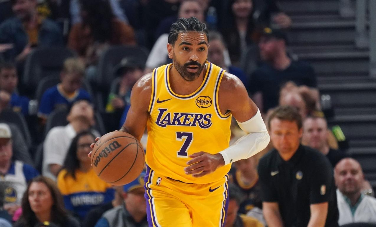 湖人季前赛两连败暴露快攻软肋，文森特艾顿成亮点，布朗尼引争议