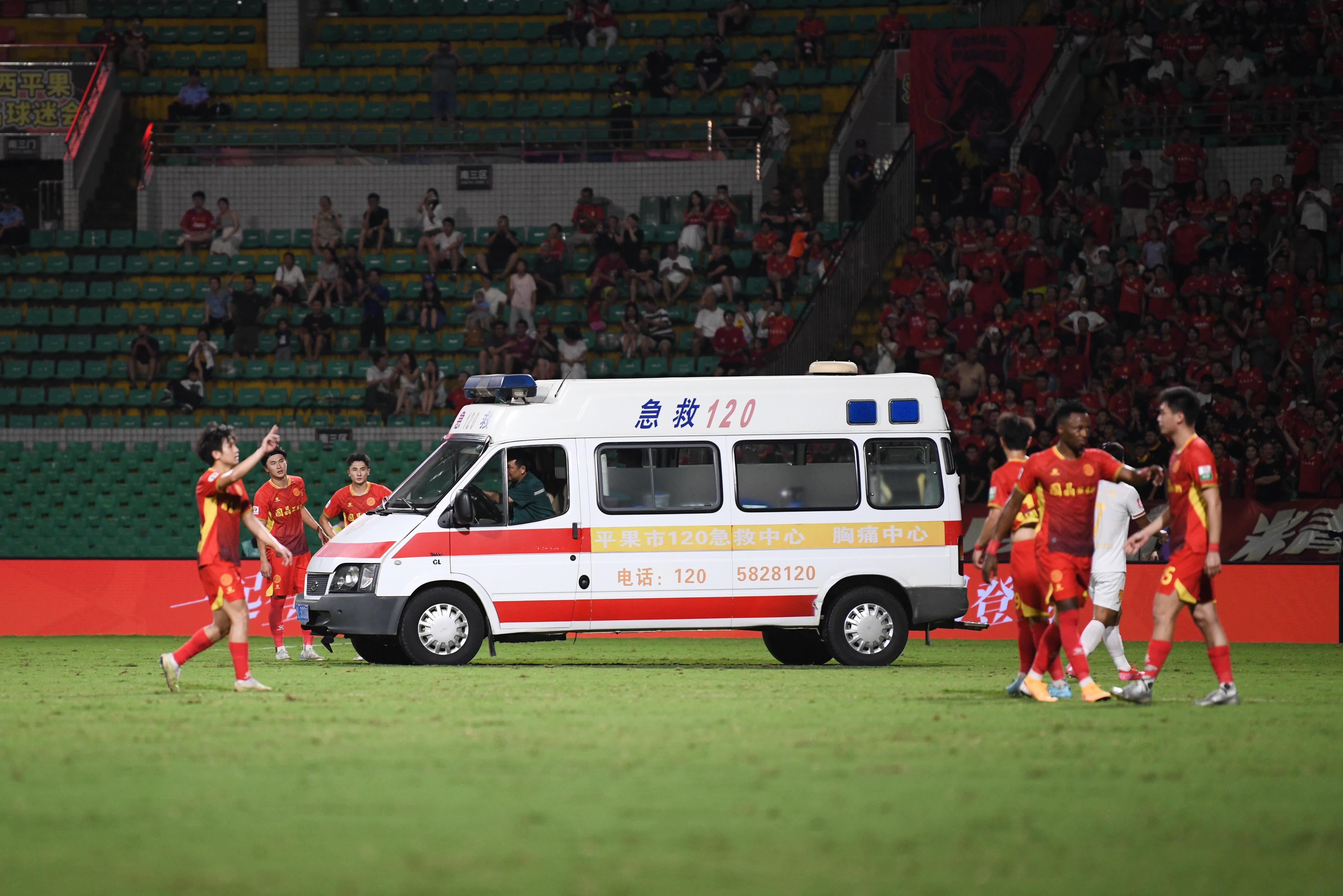 广西平果外援遭恶意犯规致高位截瘫风险，俱乐部申诉追责