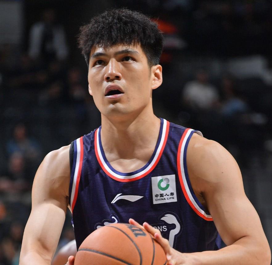 陈国豪NBA季前赛首秀：23分钟13分3板对位文班亚马