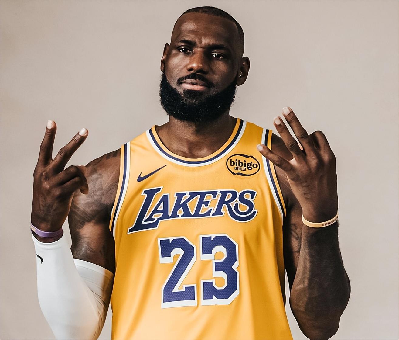 NBA最新动态：2人伤停，杨瀚森缅怀恩师，肖华表态快船，老詹新决定引关注