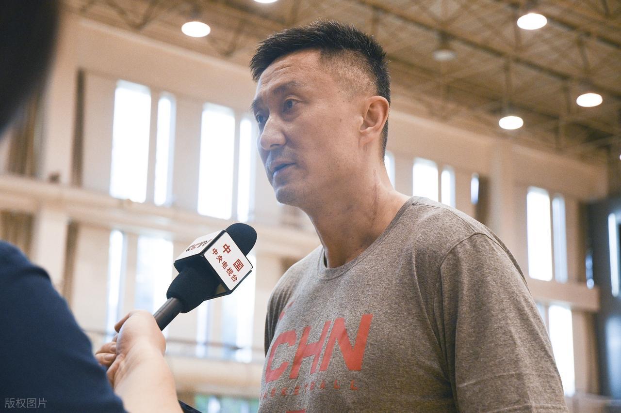 广东男篮教练组大换血！王怀玉任骏飞转战高校，杜锋引强援