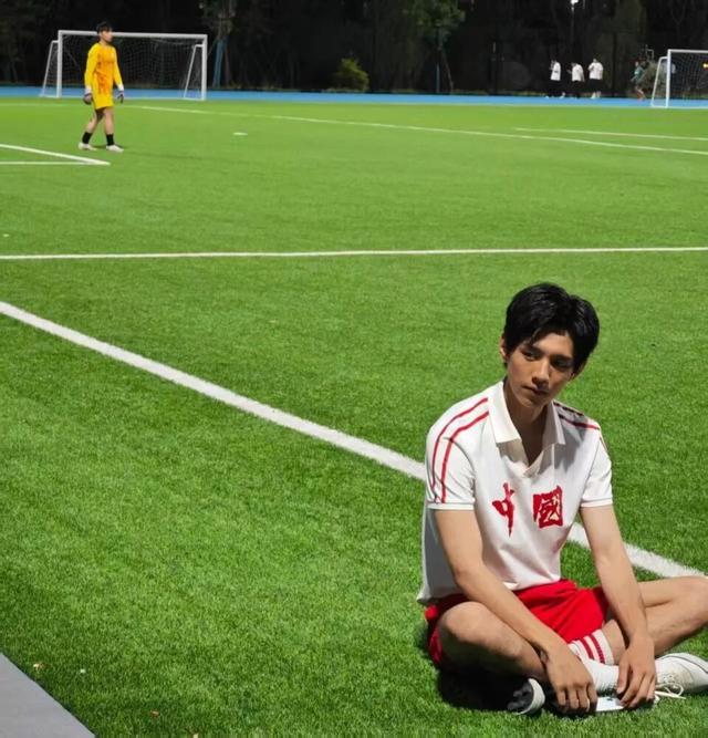 前中超门将王年将成转型短剧演员：从月薪3000到荧幕新星