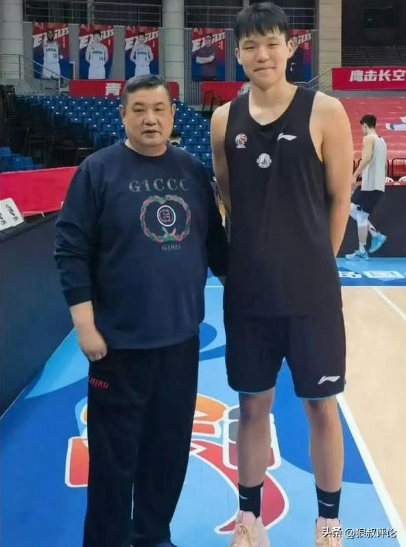 青岛男篮青训总监徐长锁病逝，曾培养杨瀚森等篮球新星
