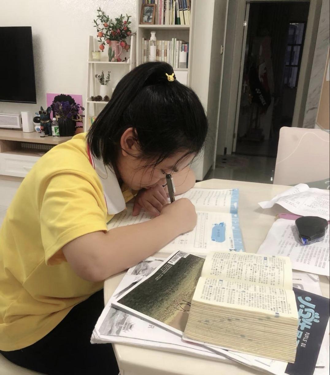 宝妈自曝厌恶10岁女儿引热议：亲子关系为何走向崩溃？