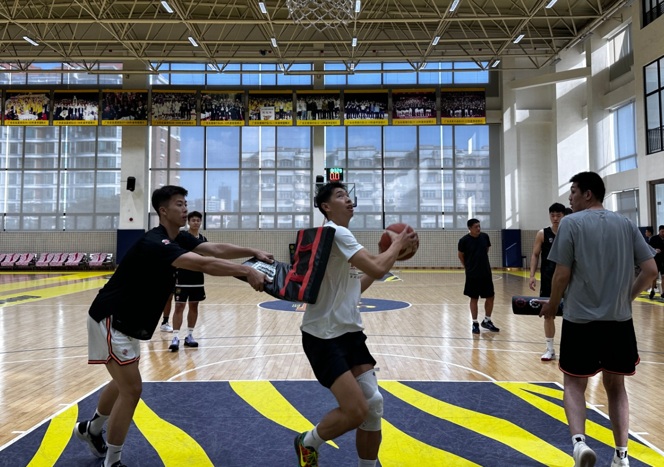 广东全运会备战揭秘：赵睿崔永熙归队，胡明轩肌肉暴涨，二飞助教亮相
