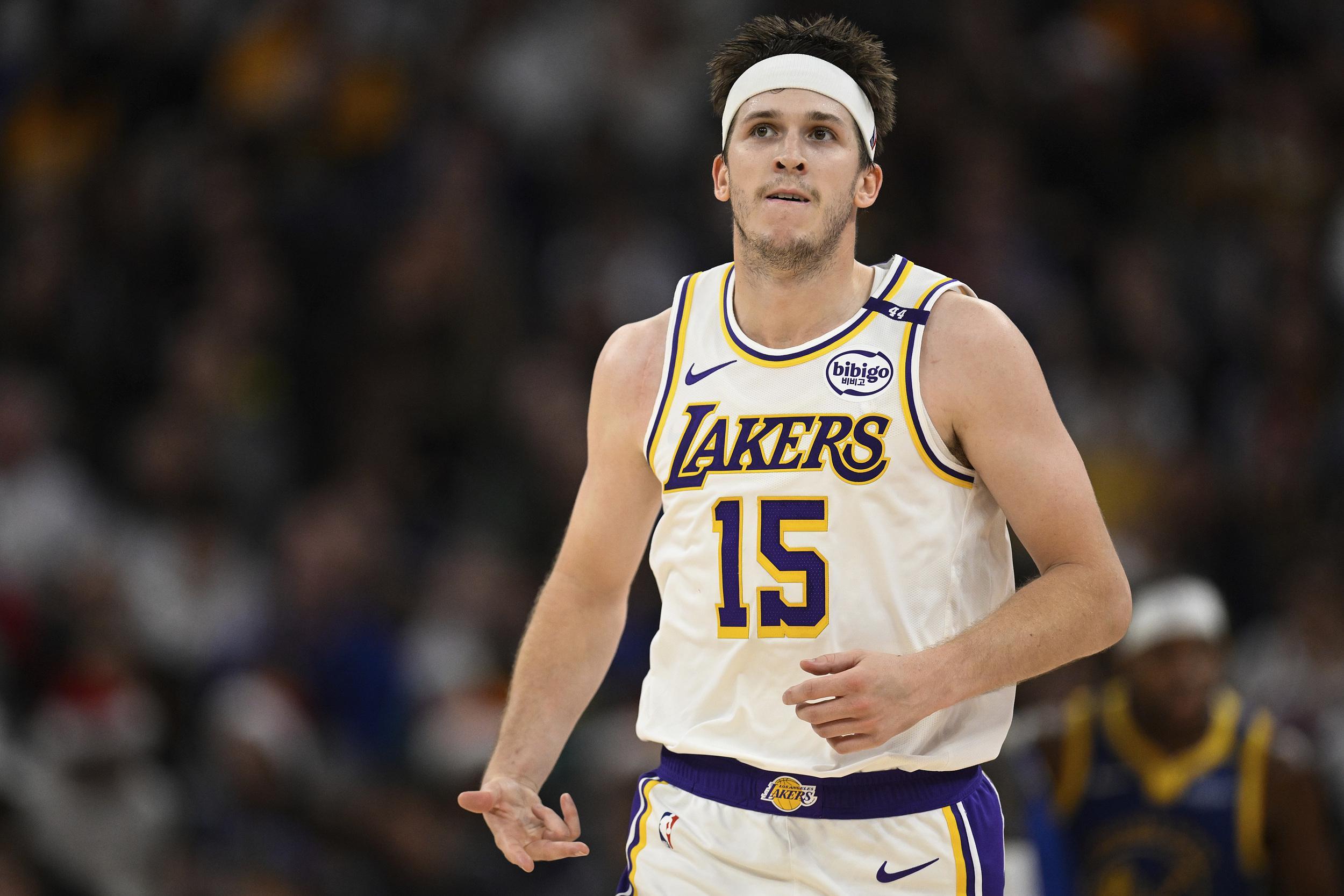 里夫斯谈詹姆斯退役传闻：庆幸他选择继续征战NBA