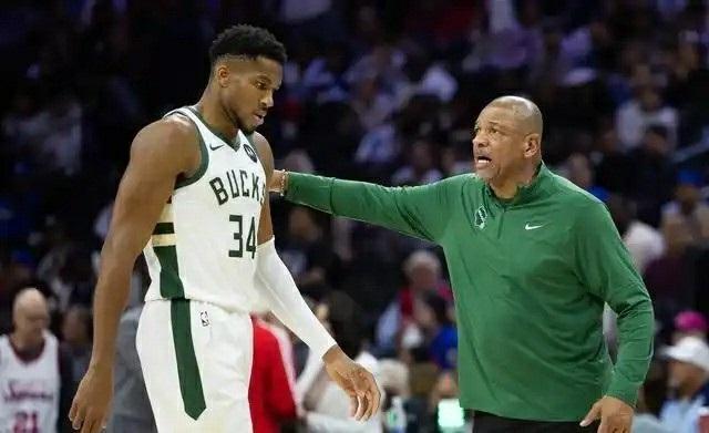 NBA交易动态：雄鹿与尼克斯就字母哥转会展开探讨