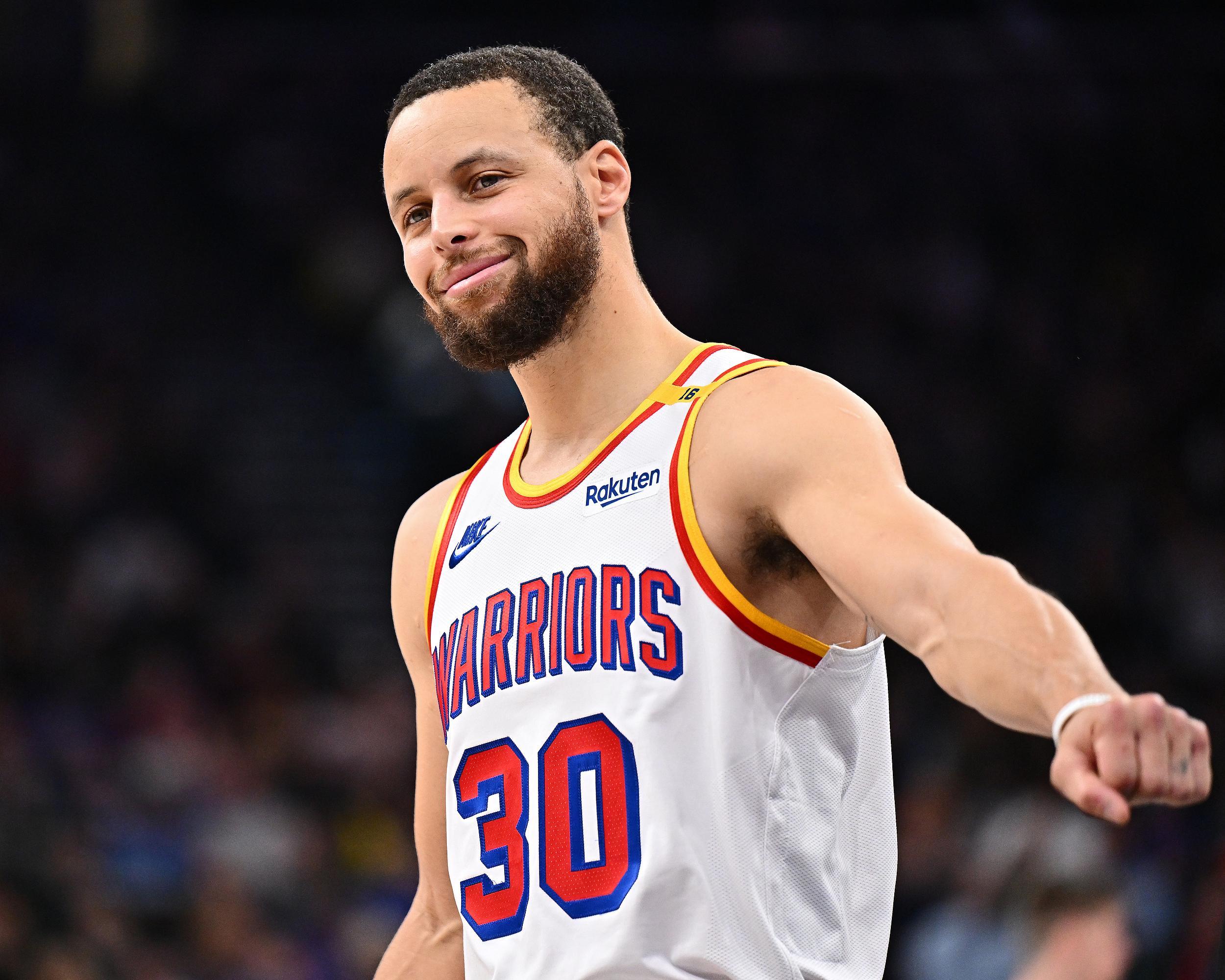艾弗森心目中NBA历史最佳五人组：乔丹科比领衔，库里获盛赞