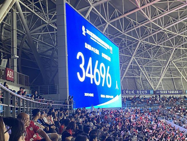 苏超四强诞生！5%幸运球迷30次抢票终圆梦