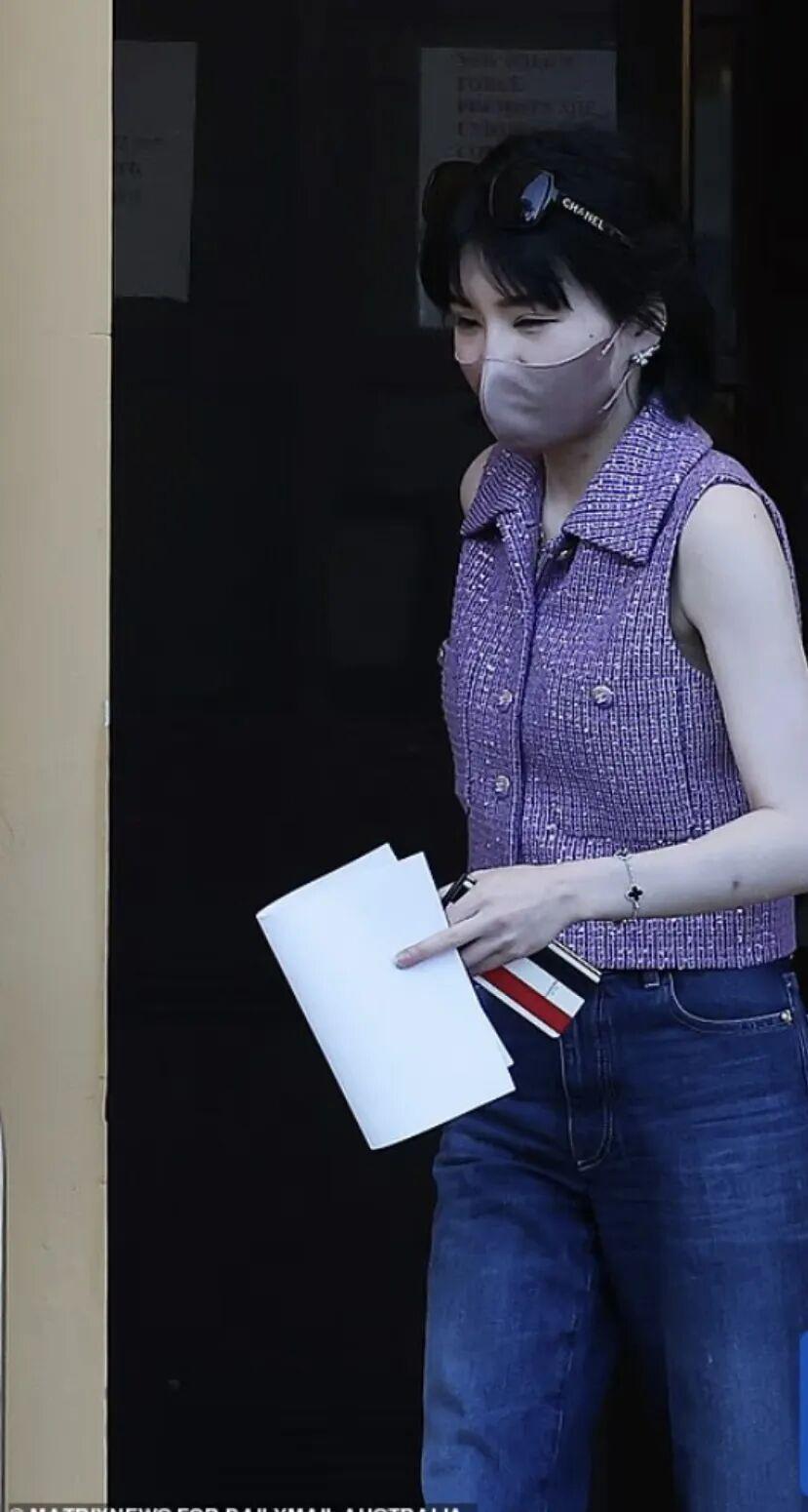 23岁华人女富豪杨兰兰：奢华生活与神秘身世引发热议