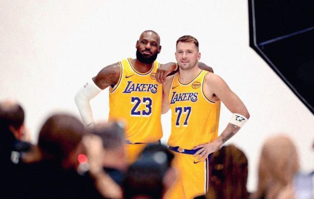 詹姆斯谈现代NBA：空间与节奏升级，身体消耗加剧