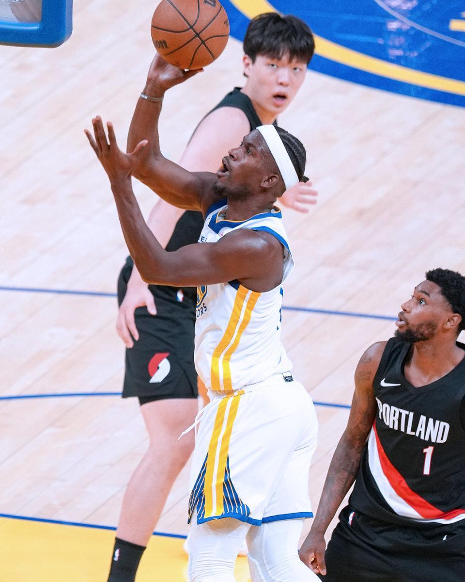 季前赛激战！开拓者狂胜勇士16分，夏普20分闪耀，杨瀚森首秀0分