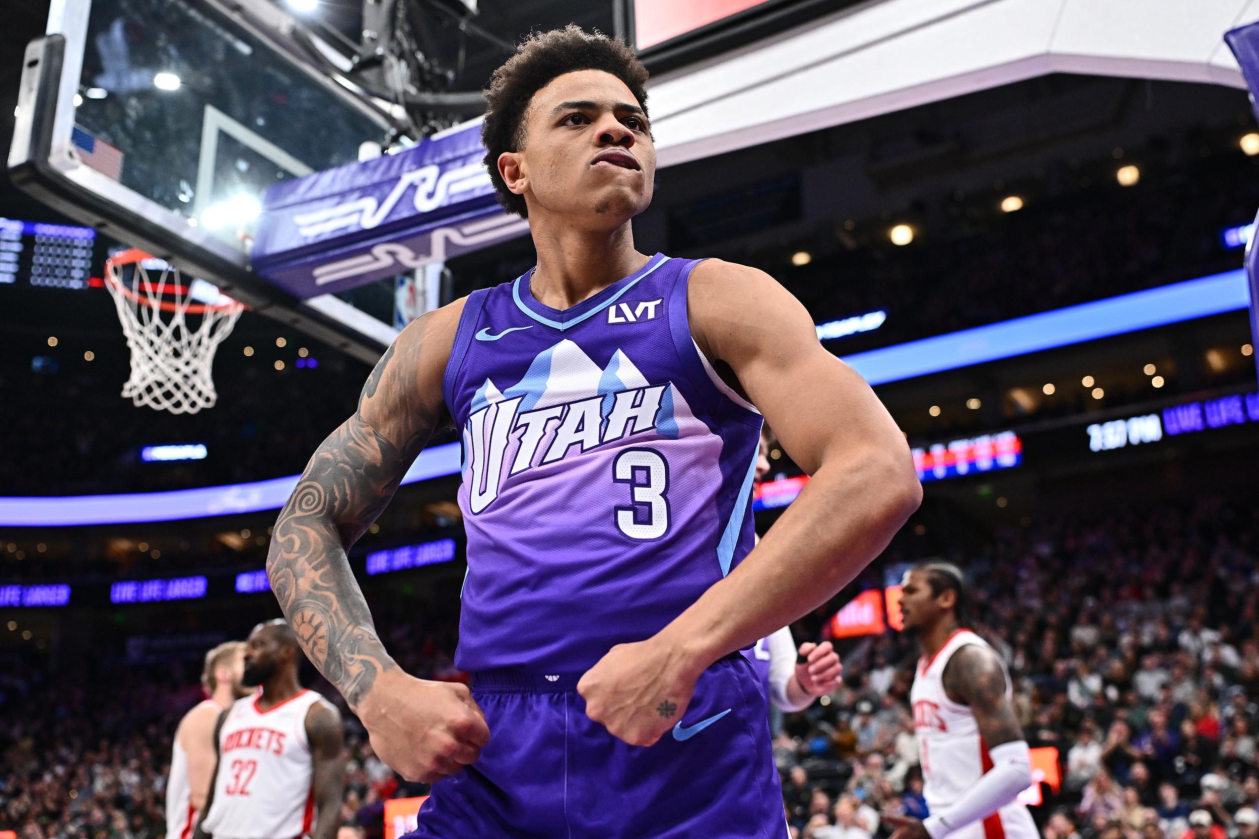 NBA季前赛激战：爵士与火箭第三节均轰40分