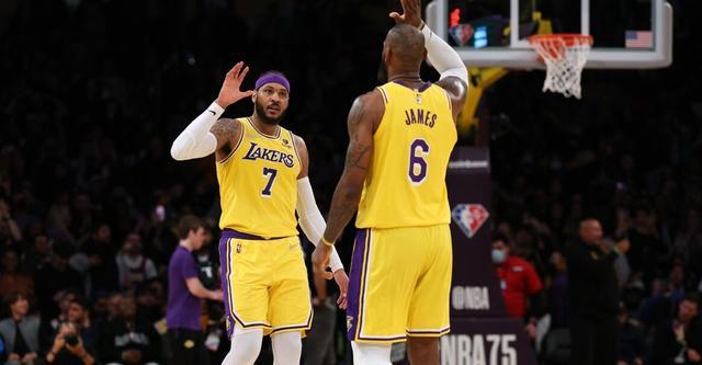 安东尼力挺詹姆斯：应以湖人身份荣耀退役